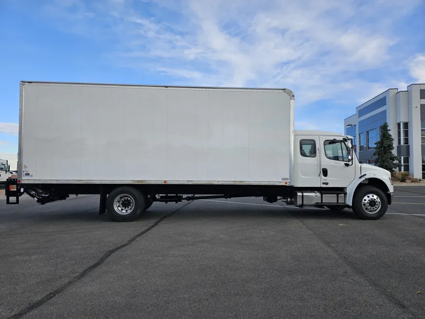 2025 Freightliner M2 106 | Photo 4 of 24