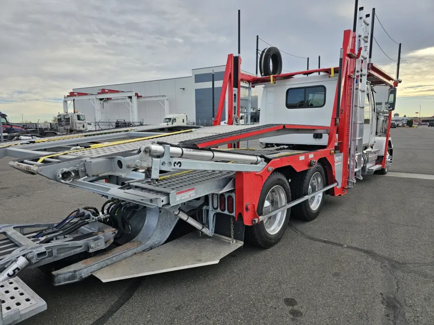 2022 Western Star 4900FA | Photo 15 of 34