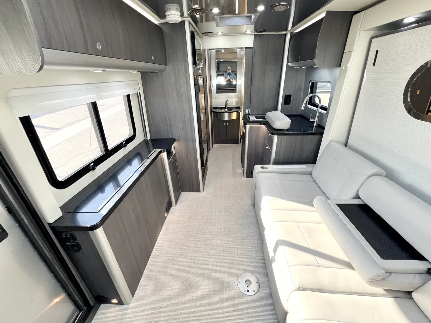 2020 Airstream Atlas Murphy Suite | Photo 4 of 22