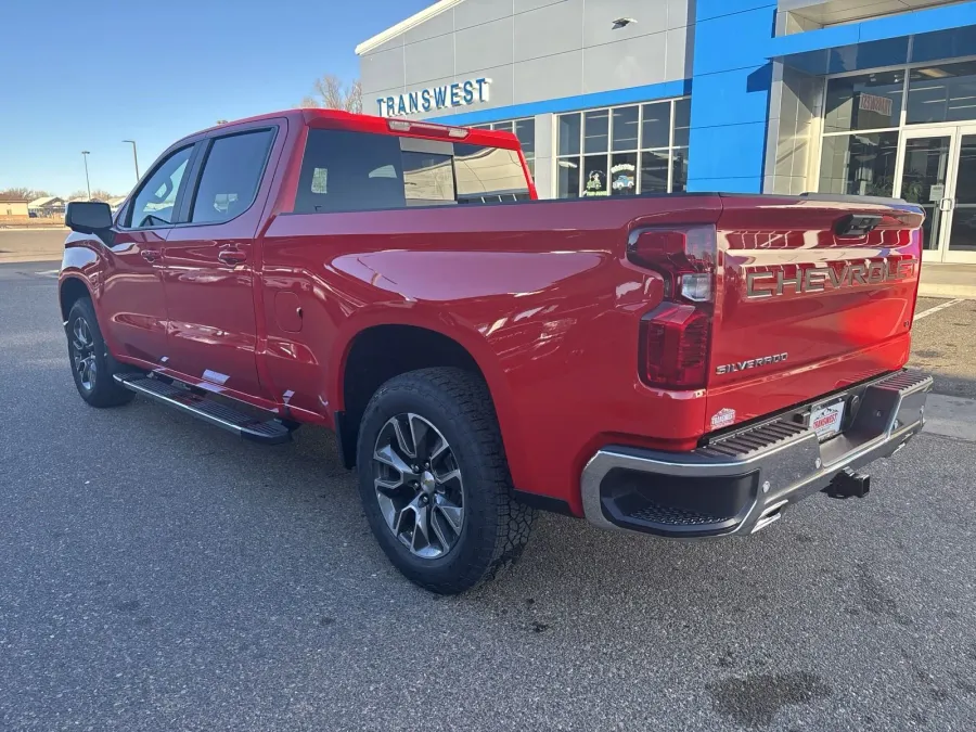 2025 Chevrolet Silverado 1500 LT | Photo 2 of 19