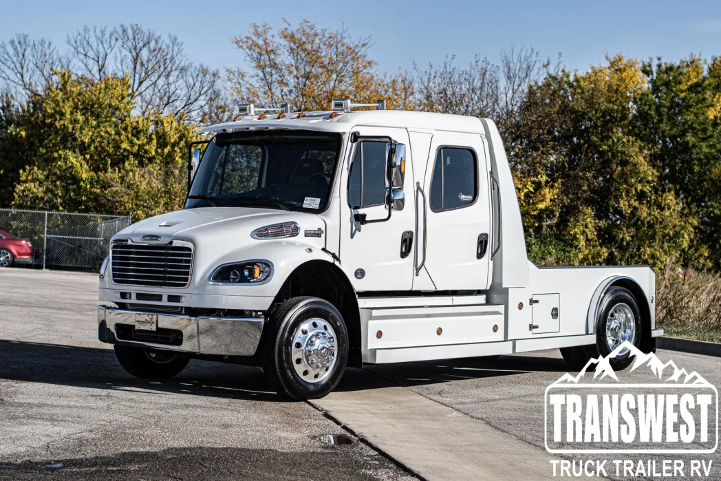 2023 Freightliner M2 106 