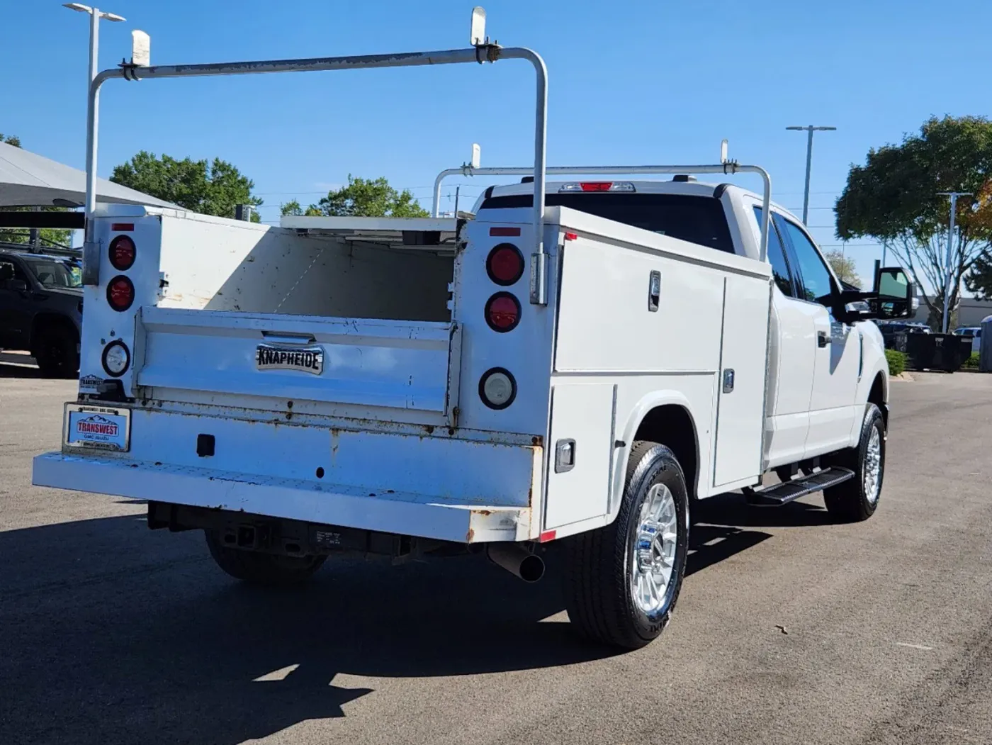 2021 Ford Super Duty F-350 SRW | Photo 2 of 30