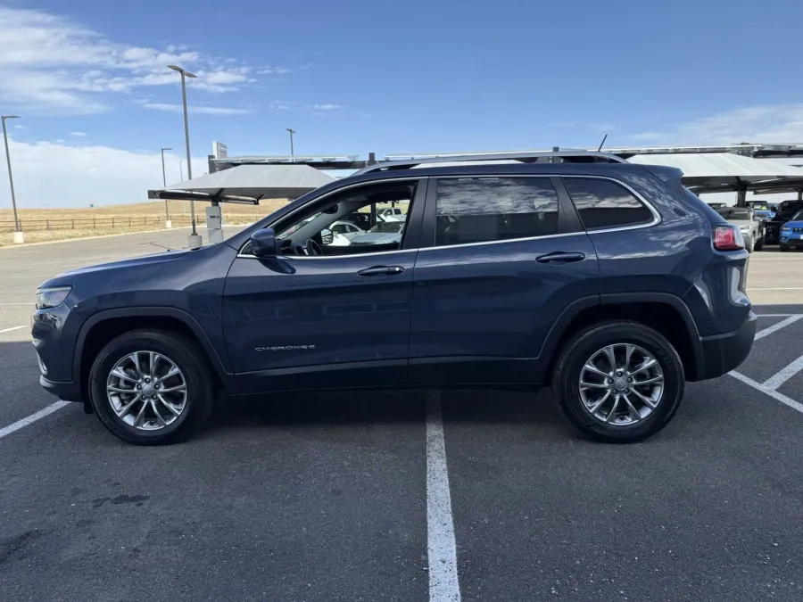 2021 Jeep Cherokee Latitude Lux | Photo 1 of 17