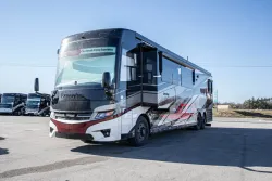 2025 Newmar London Aire 4569 | Thumbnail Photo 8 of 32