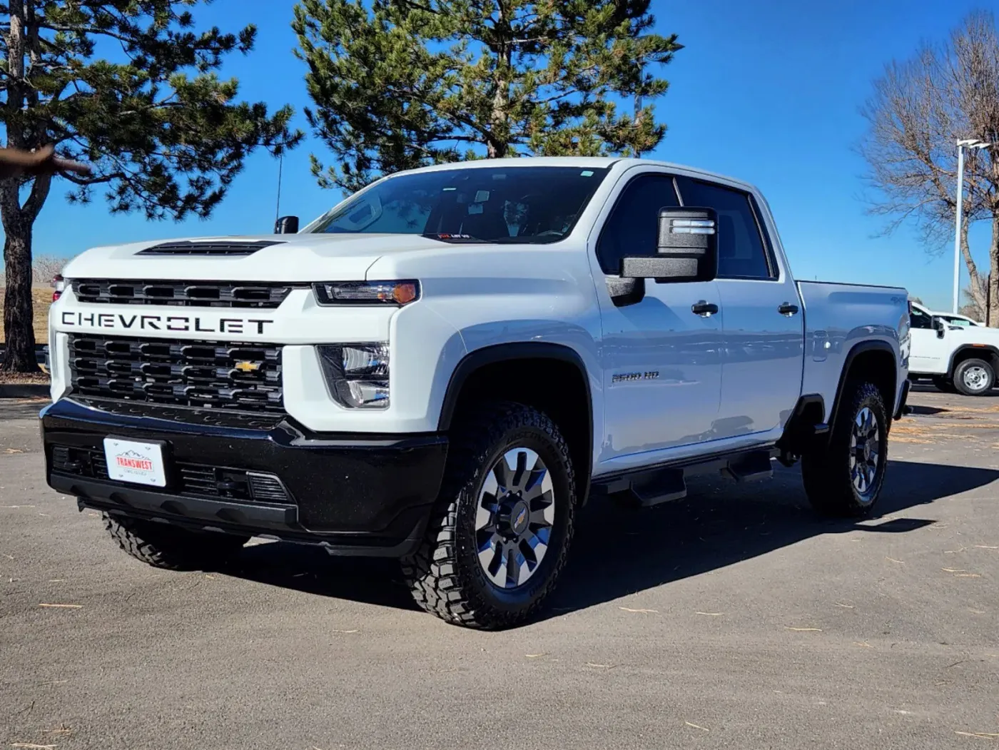 2022 Chevrolet Silverado 2500HD Custom | Photo 3 of 31