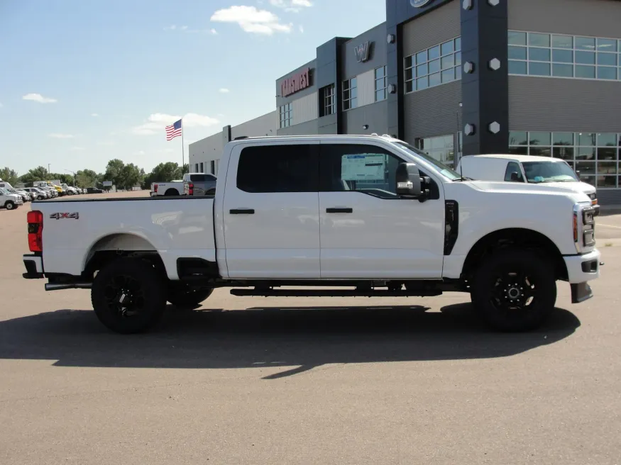 2024 Ford F-350 | Photo 6 of 37