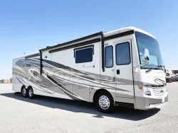 2018 Newmar Ventana 4369 | Thumbnail Photo 1 of 33