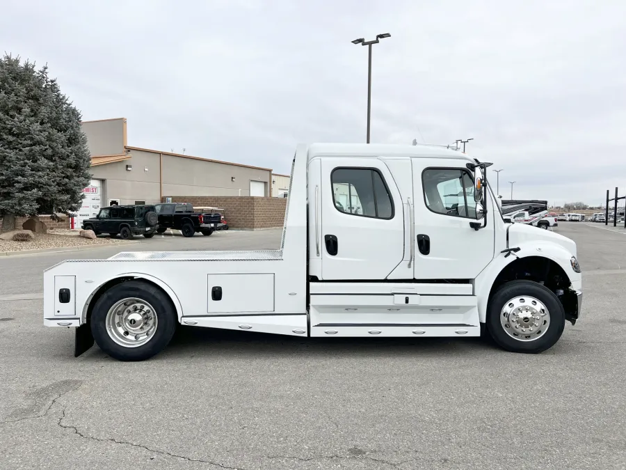 2024 Freightliner M2 106 Plus Summit Hauler | Photo 17 of 22