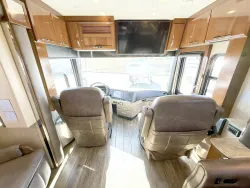 2017 Newmar King Aire 4519 | Thumbnail Photo 6 of 33