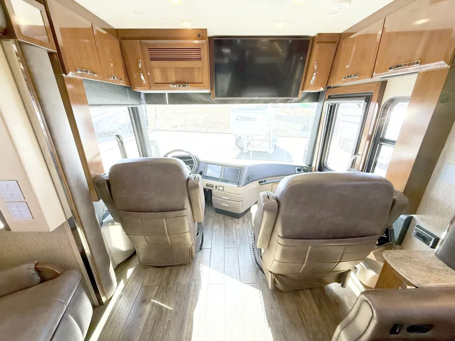 2017 Newmar King Aire 4519 | Photo 6 of 33