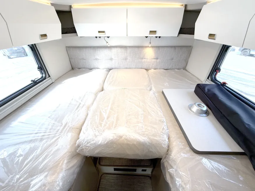 2025 Winnebago Navion 24R | Photo 14 of 23