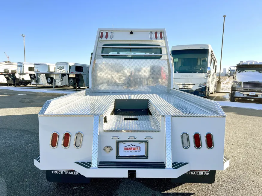 2023 Freightliner M2 106 Summit Hauler | Photo 18 of 26