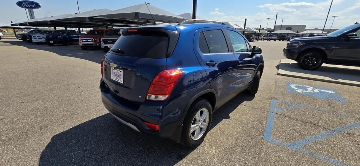 2020 Chevrolet Trax | Photo 5 of 26