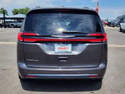 2022 Chrysler Pacifica Touring L | Thumbnail Photo 12 of 27