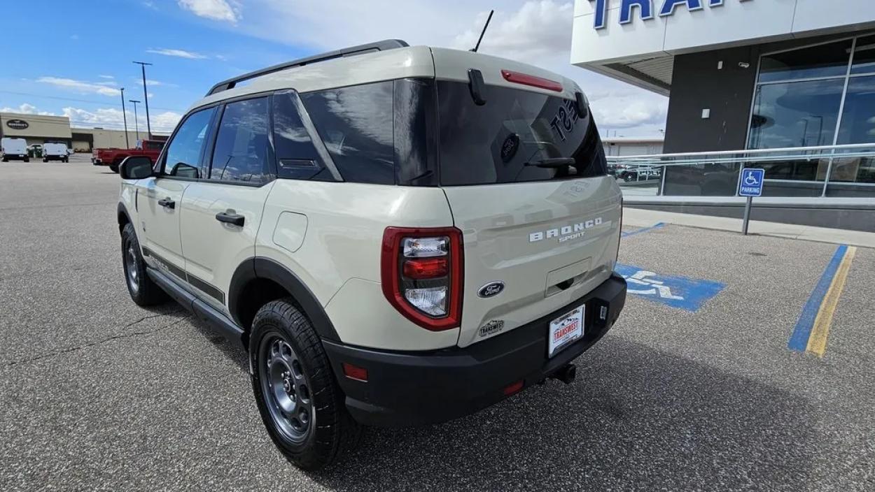 2024 Ford Bronco Sport | Photo 7 of 31