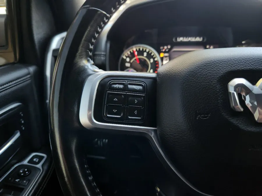 2020 RAM 2500 Laramie | Photo 23 of 31