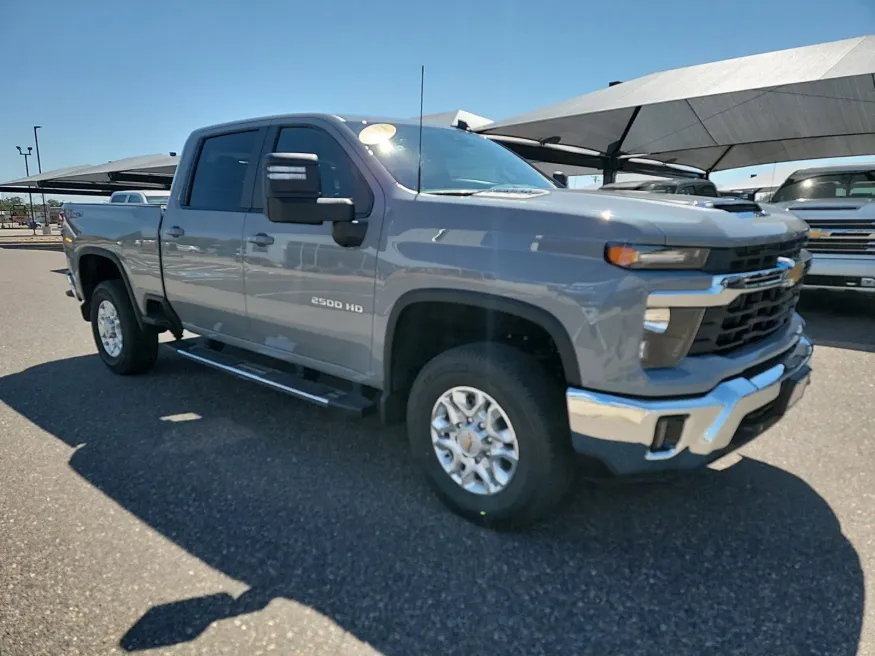 2024 Chevrolet Silverado 2500HD LT | Photo 8 of 20