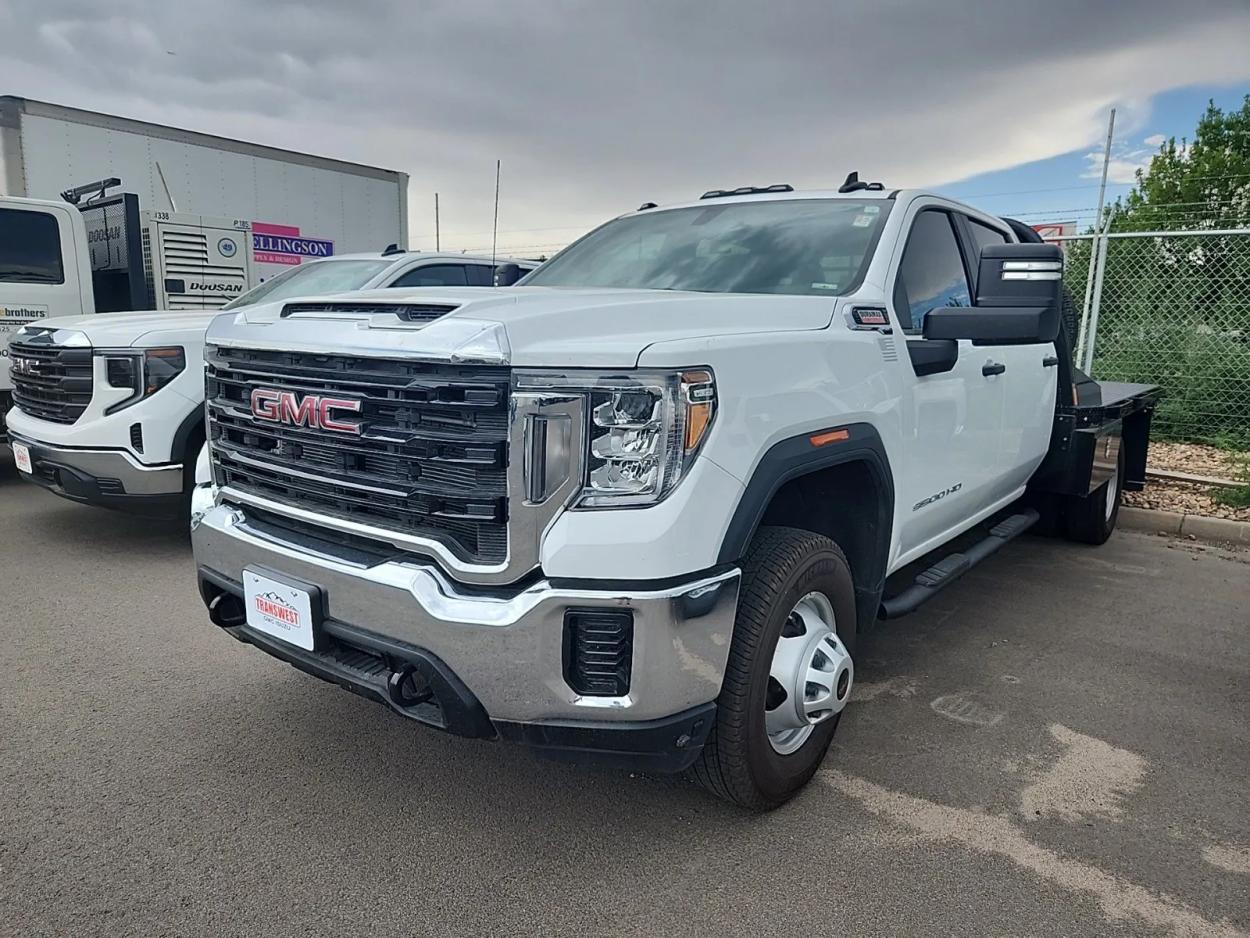 2021 GMC Sierra 3500HD CC | Photo 2 of 3