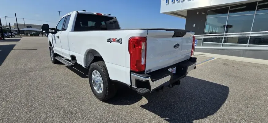 2024 Ford F-350SD | Photo 6 of 28