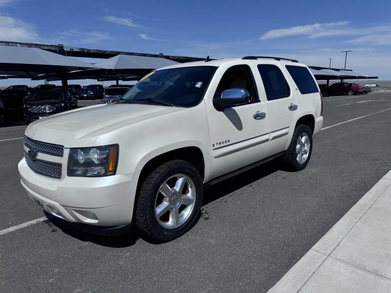 2008 Chevrolet Tahoe LTZ | Photo 3 of 17