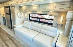 2023 Newmar Ventana 4068 | Thumbnail Photo 8 of 29