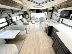 2022 Newmar Dutch Star 4081 | Thumbnail Photo 5 of 31