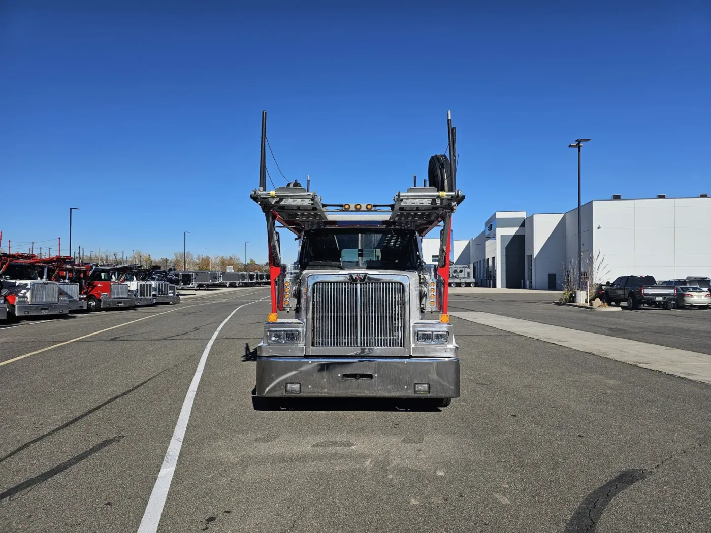 2022 Western Star 4900FA | Photo 2 of 19