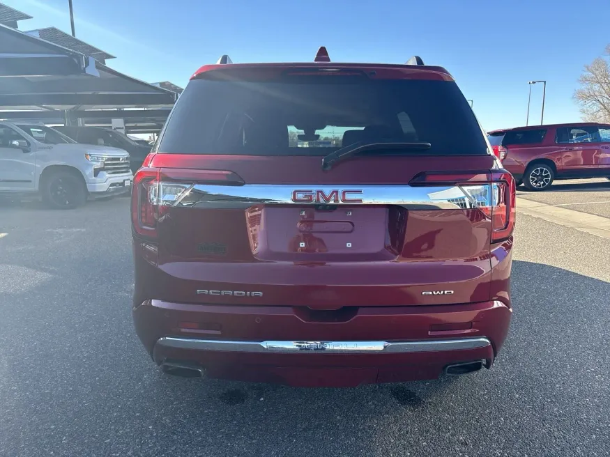 2020 GMC Acadia Denali | Photo 3 of 26