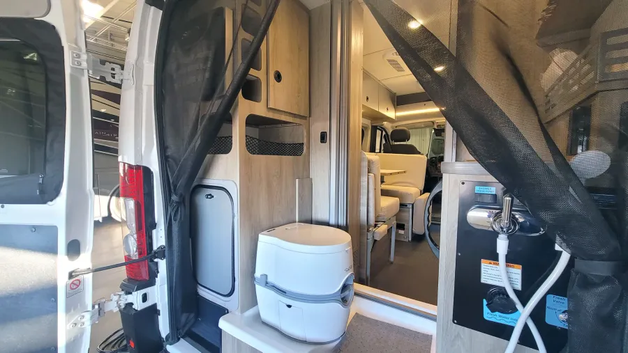 2024 Winnebago Solis Pocket 36B | Photo 13 of 17