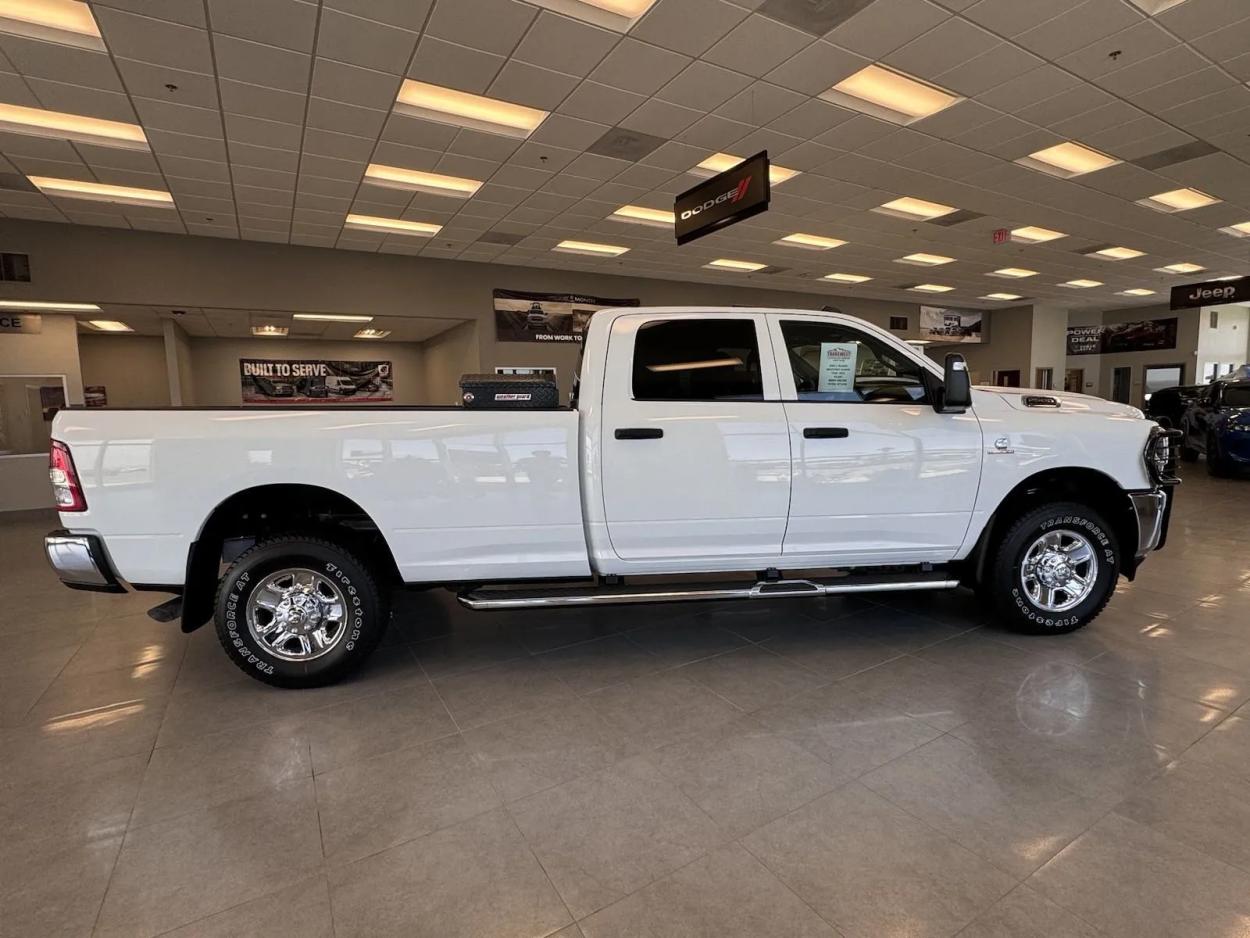 2024 RAM 2500 Tradesman | Photo 7 of 16