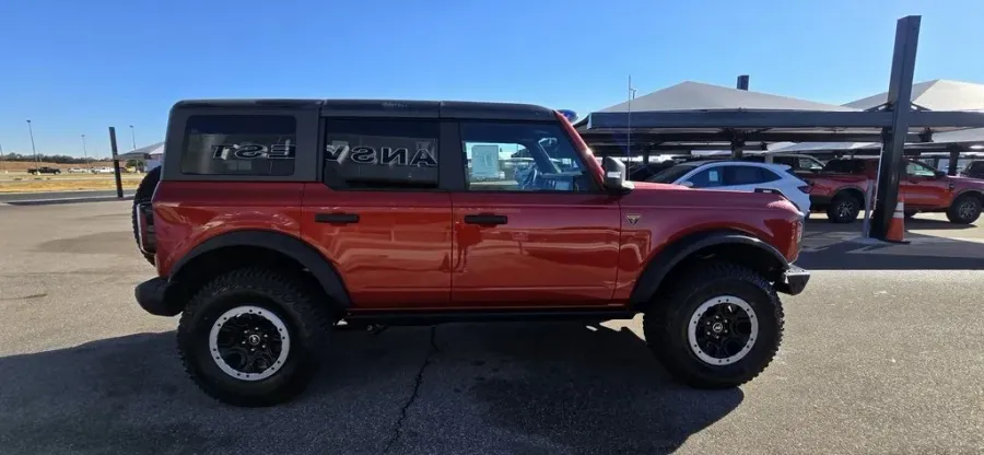 2024 Ford Bronco | Photo 4 of 28