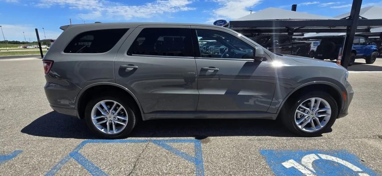 2022 Dodge Durango | Photo 4 of 30