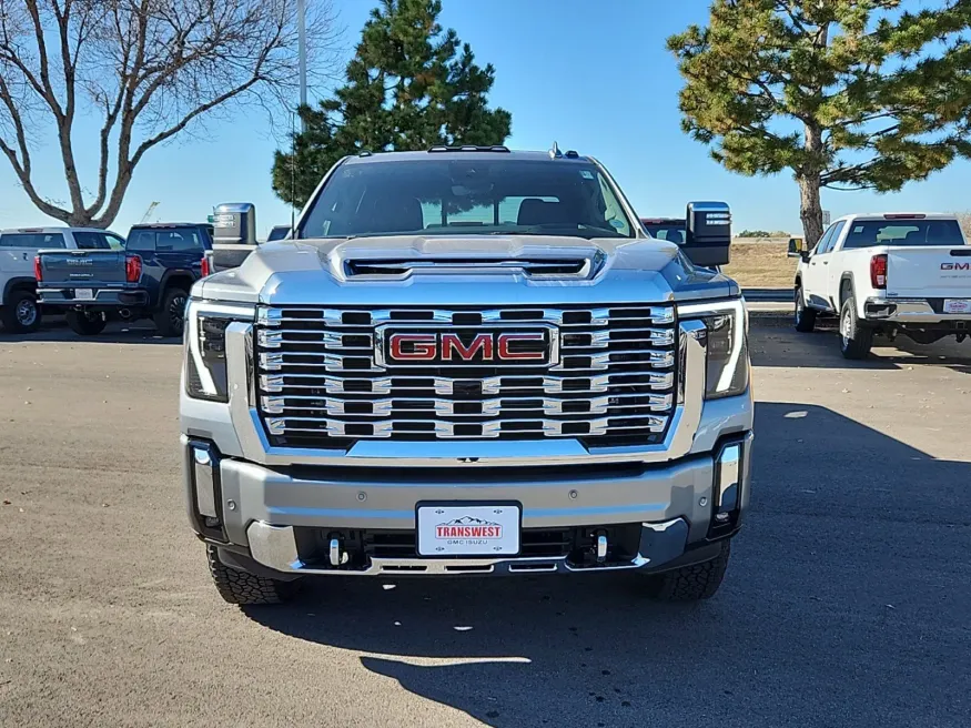 2025 GMC Sierra 2500HD Denali | Photo 3 of 26