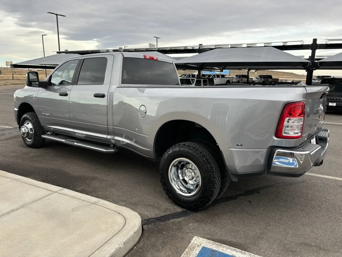 2023 RAM 3500 Big Horn | Photo 5 of 21