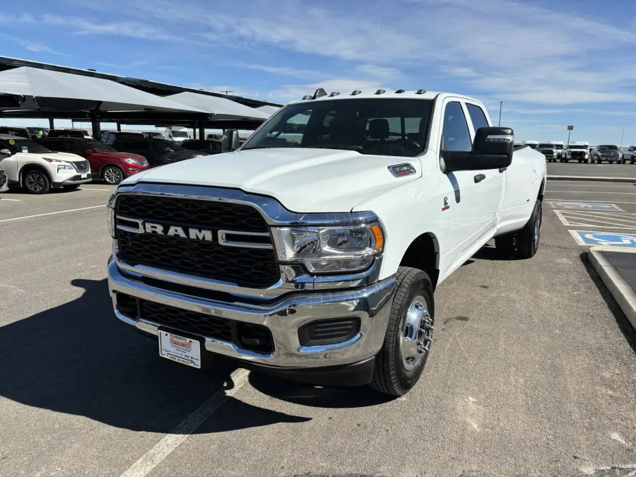 2024 RAM 3500 Tradesman | Photo 2 of 18