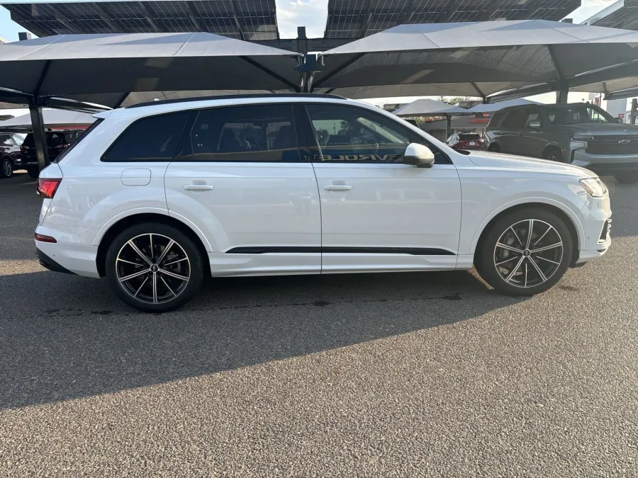 2020 Audi Q7 Prestige | Photo 5 of 26