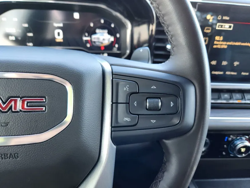 2023 GMC Sierra 1500 SLT | Photo 24 of 31