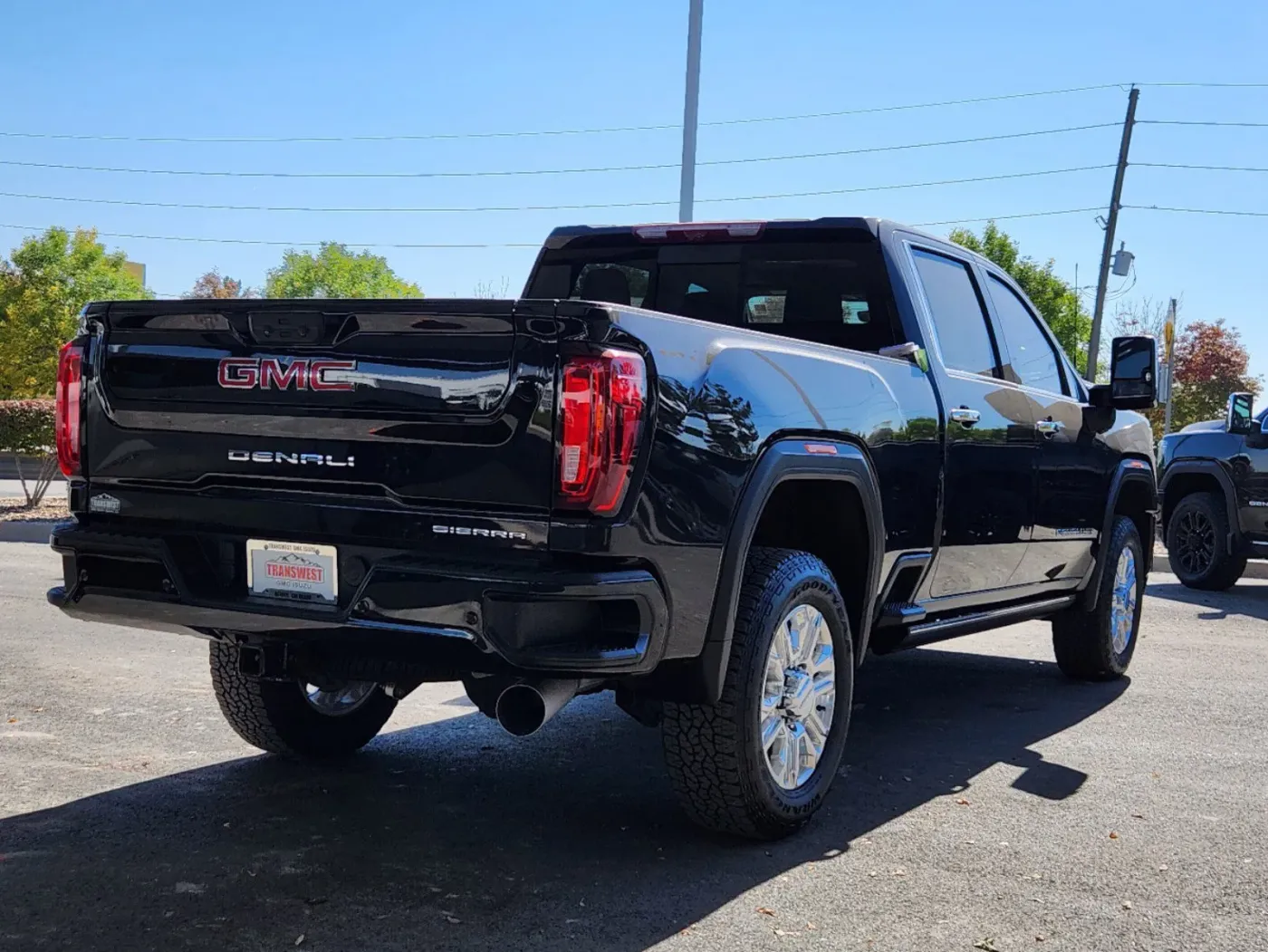 2022 GMC Sierra 3500HD Denali | Photo 2 of 31