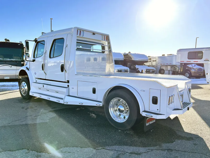 2023 Freightliner M2 106 Summit Hauler | Photo 17 of 26