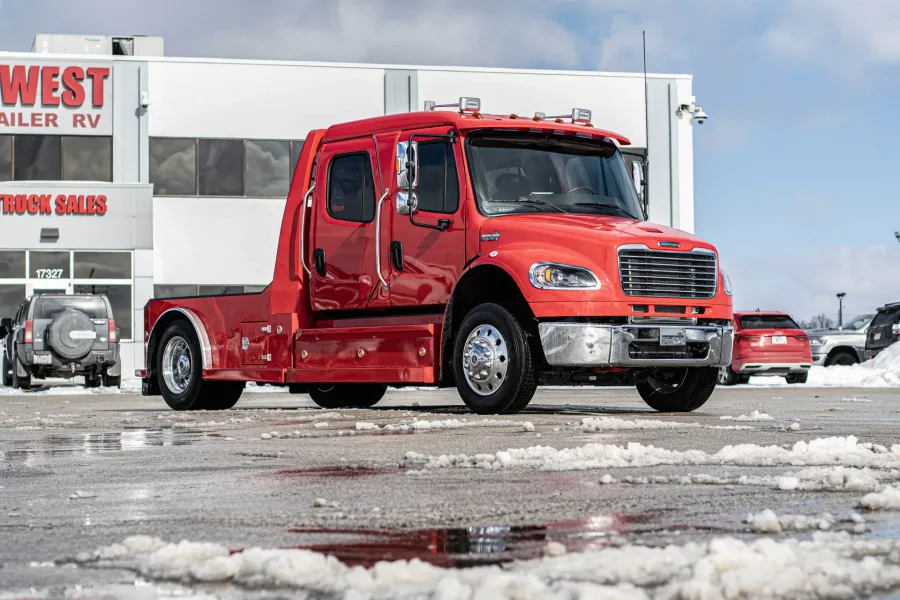 2023 Freightliner M2 106 Western Hauler | Photo 9 of 27