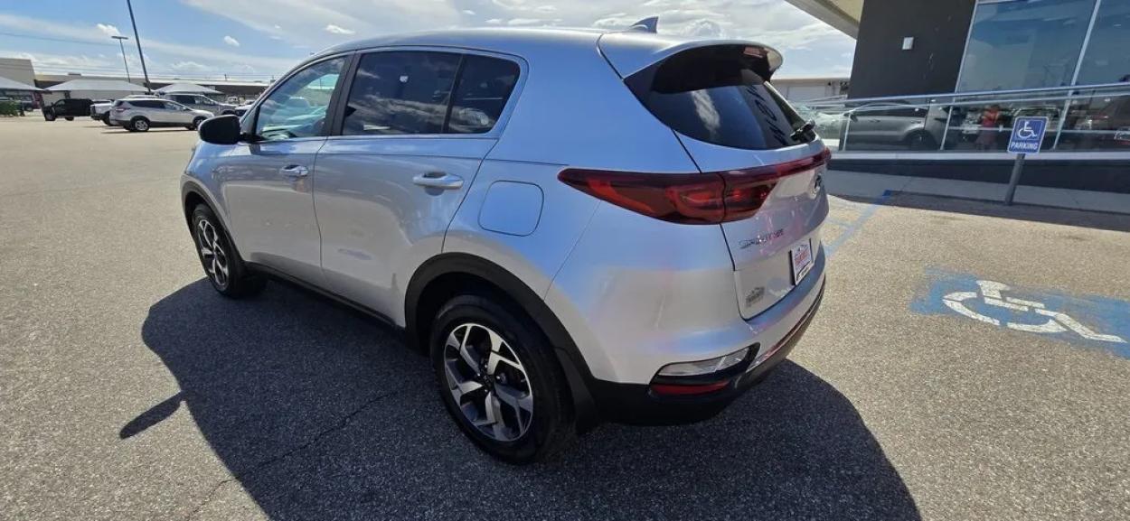 2020 Kia Sportage | Photo 6 of 27