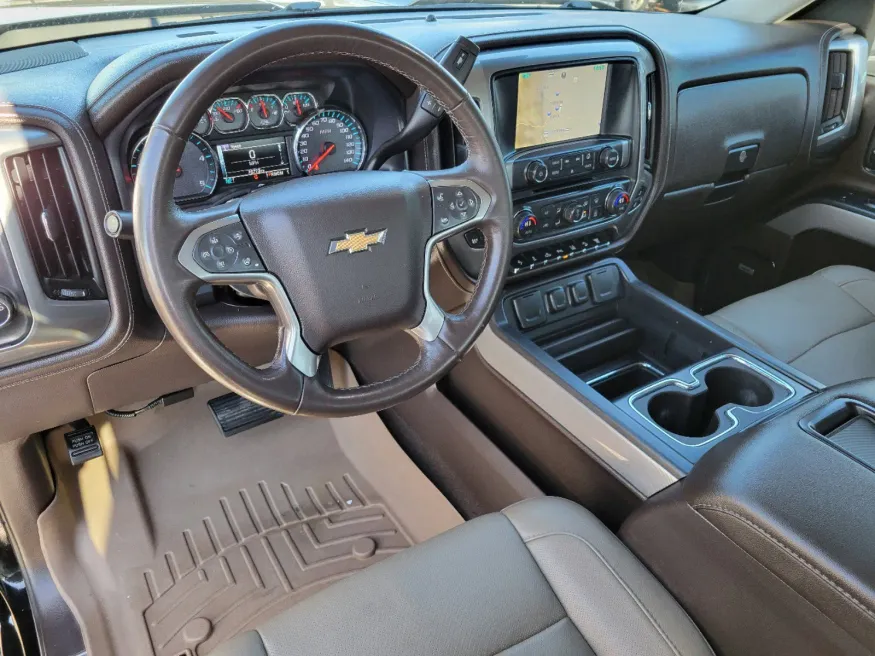 2015 Chevrolet Silverado 3500HD LTZ | Photo 15 of 24