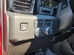 2025 GMC Sierra 2500HD AT4X | Thumbnail Photo 6 of 31