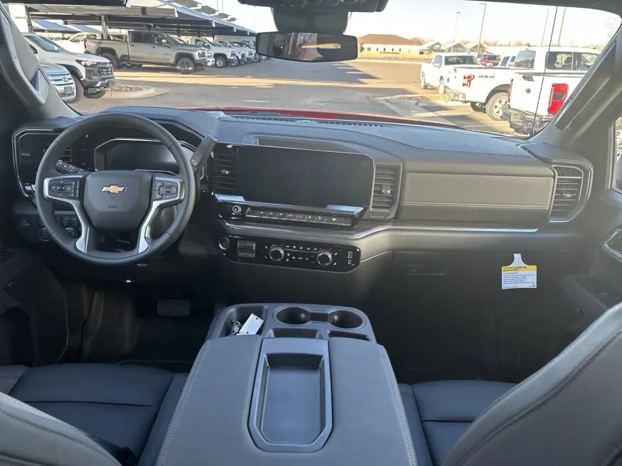 2025 Chevrolet Silverado 1500 LT | Photo 10 of 19