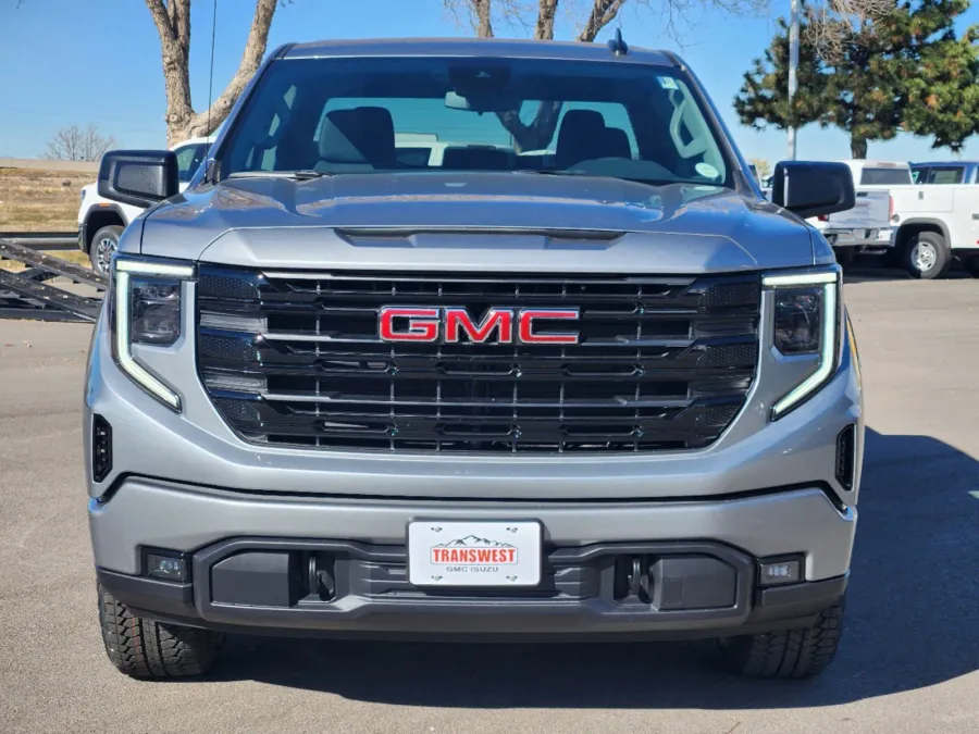 2025 GMC Sierra 1500 Elevation | Photo 3 of 27