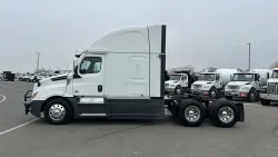 2023 Freightliner Cascadia 126 | Thumbnail Photo 8 of 22