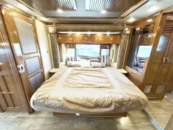 2017 Newmar King Aire 4519 | Thumbnail Photo 16 of 33