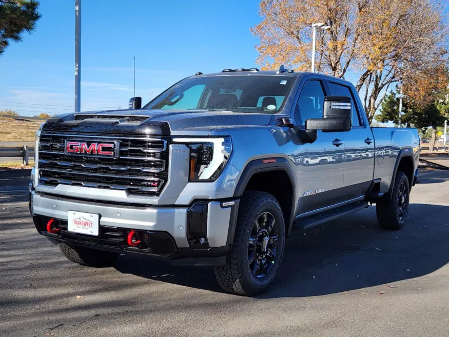 2025 GMC Sierra 3500HD AT4 | Photo 3 of 29