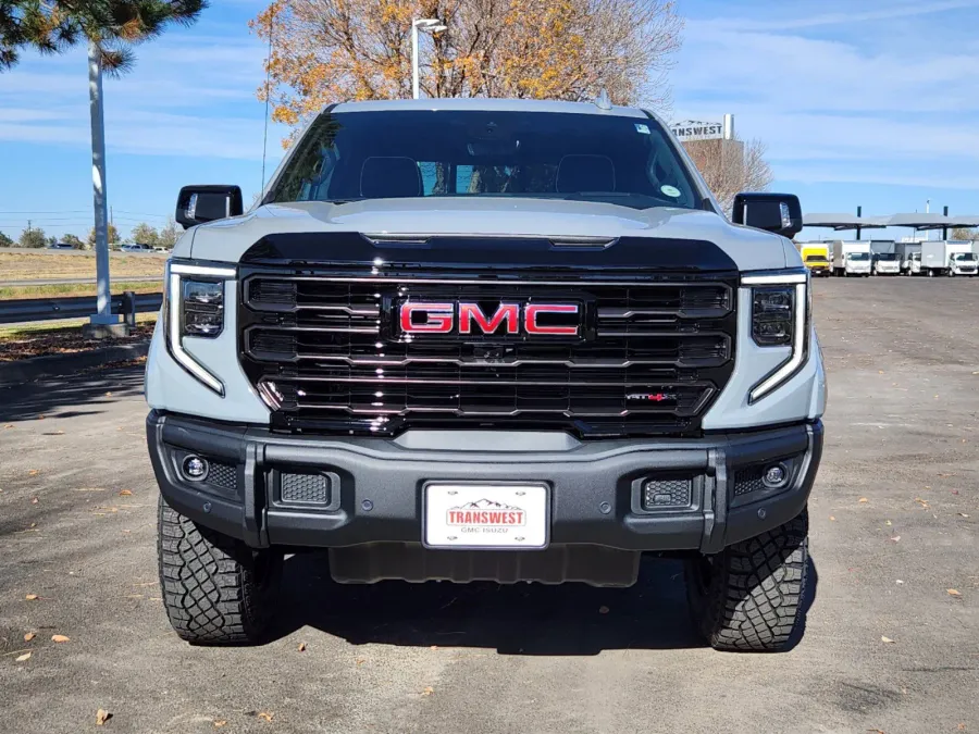 2025 GMC Sierra 1500 AT4X | Photo 4 of 31