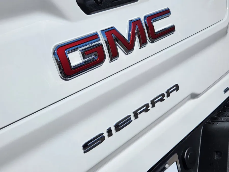 2025 GMC Sierra 2500HD SLE | Photo 13 of 31